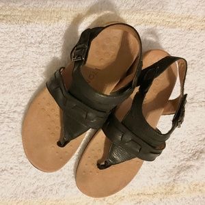 Vionic Lupe Sandals